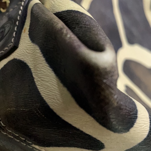 Dooney & Bourke Purse Giraffe Print - Picture 11 of 12